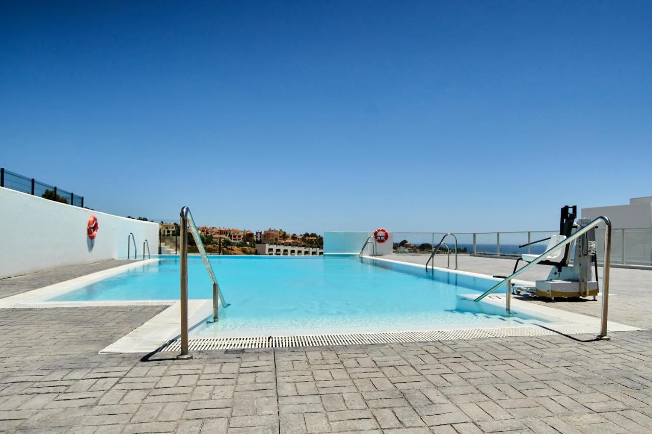 Penthouse With Stunning View And Rooftop Terrace Manilva Exteriör bild